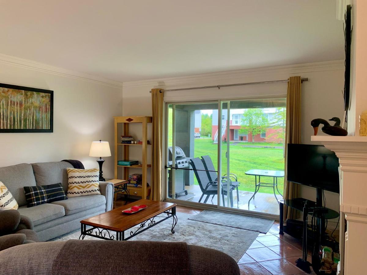 Superbe Condo Plage-Memphremagog Exterior photo
